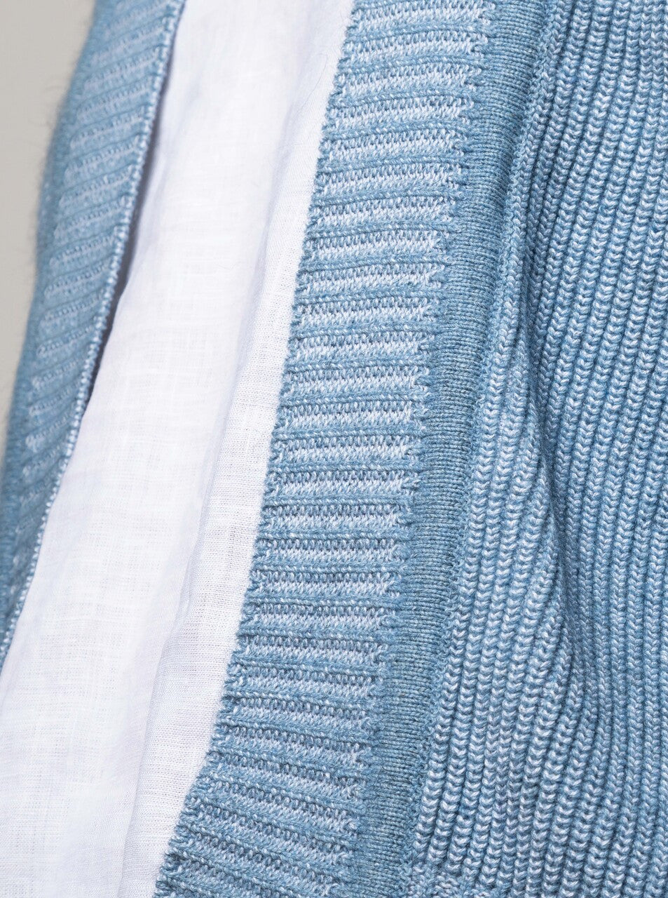 Noble Wilde Saisons - Serene Cardigan in Skyway/White