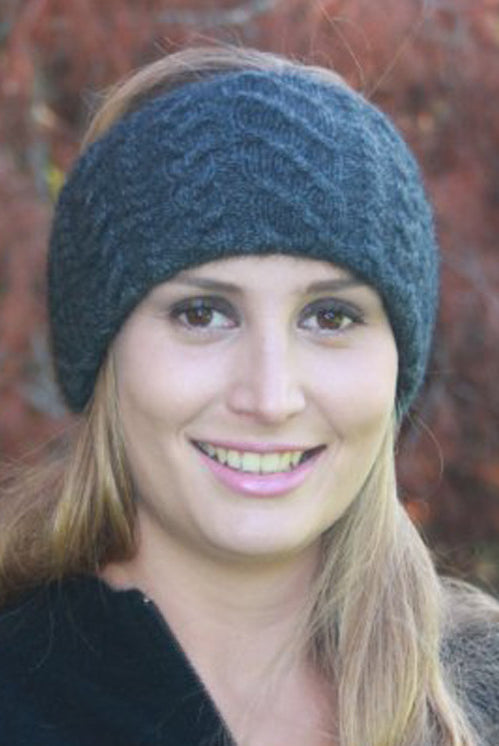 Woman wearing Charcoal colour neckband