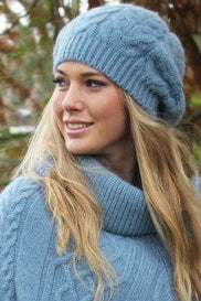 Girl wearing Beanie in colour Mist