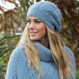 Girl wearing Beanie in colour Mist