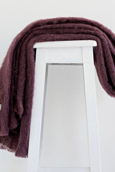 Mulberry colour mohair rug