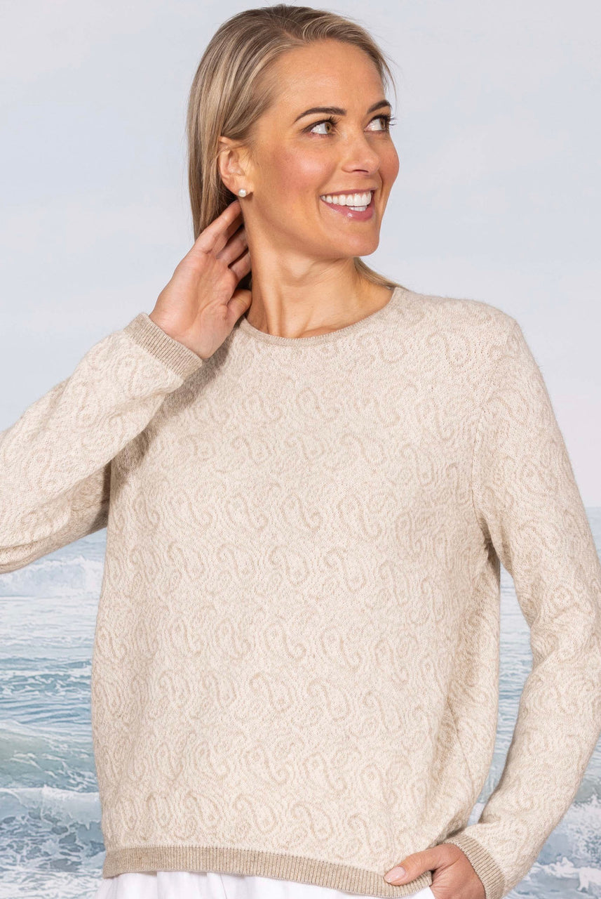 Woman wearing Paisley Sweater in the colour combination natural/natural .
