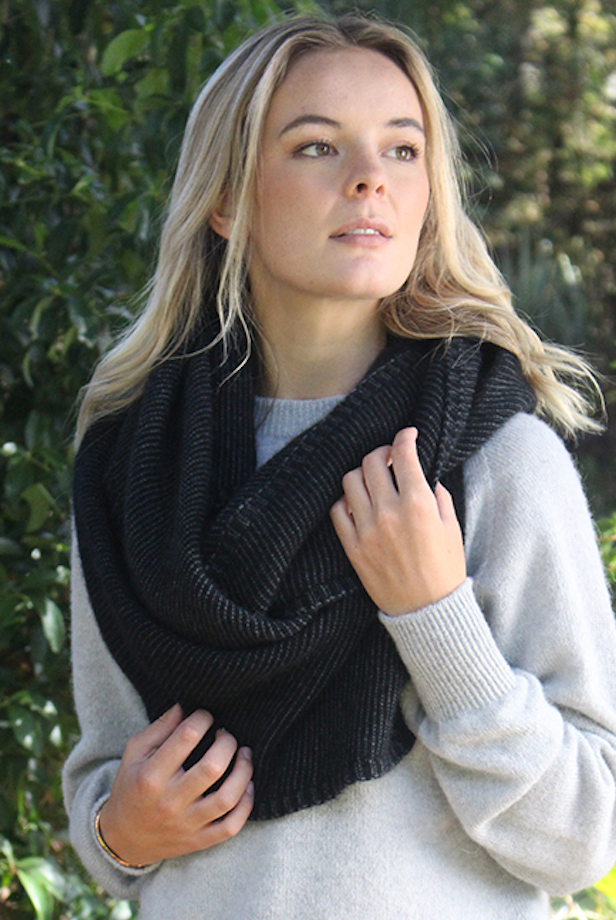Lothlorian - Bias Scarf (9876) Black/Charcoal