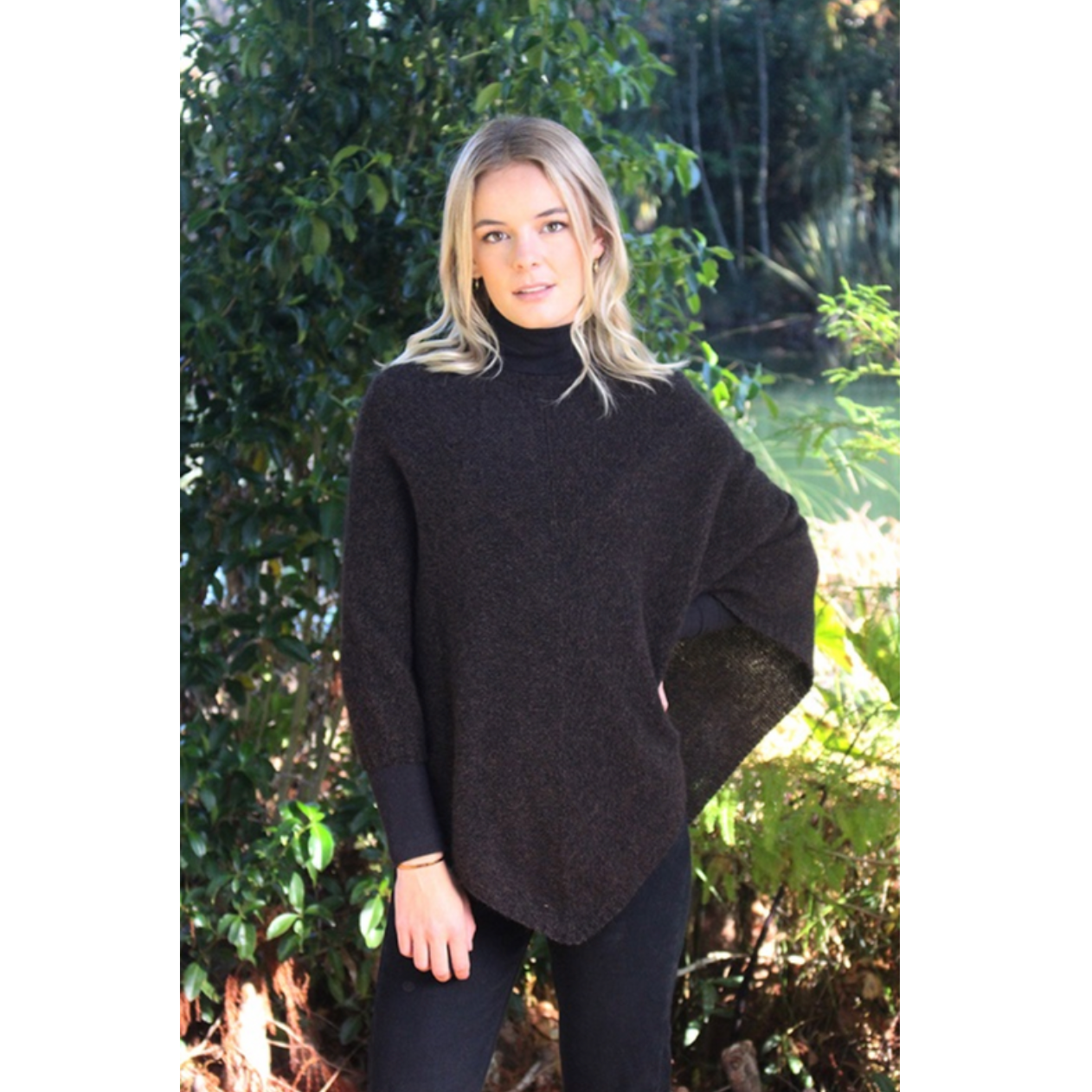 Lothlorian - Plain Poncho (9982)Brown Marl