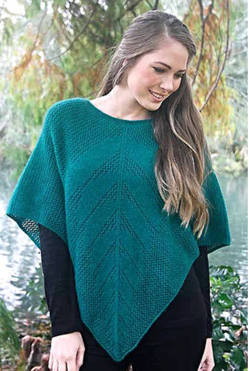 Lothlorian - Lace Poncho (9980)