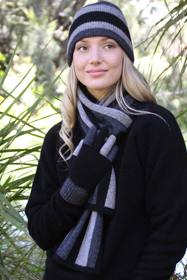 Woman wearing tempo scarf in colour Charcoal