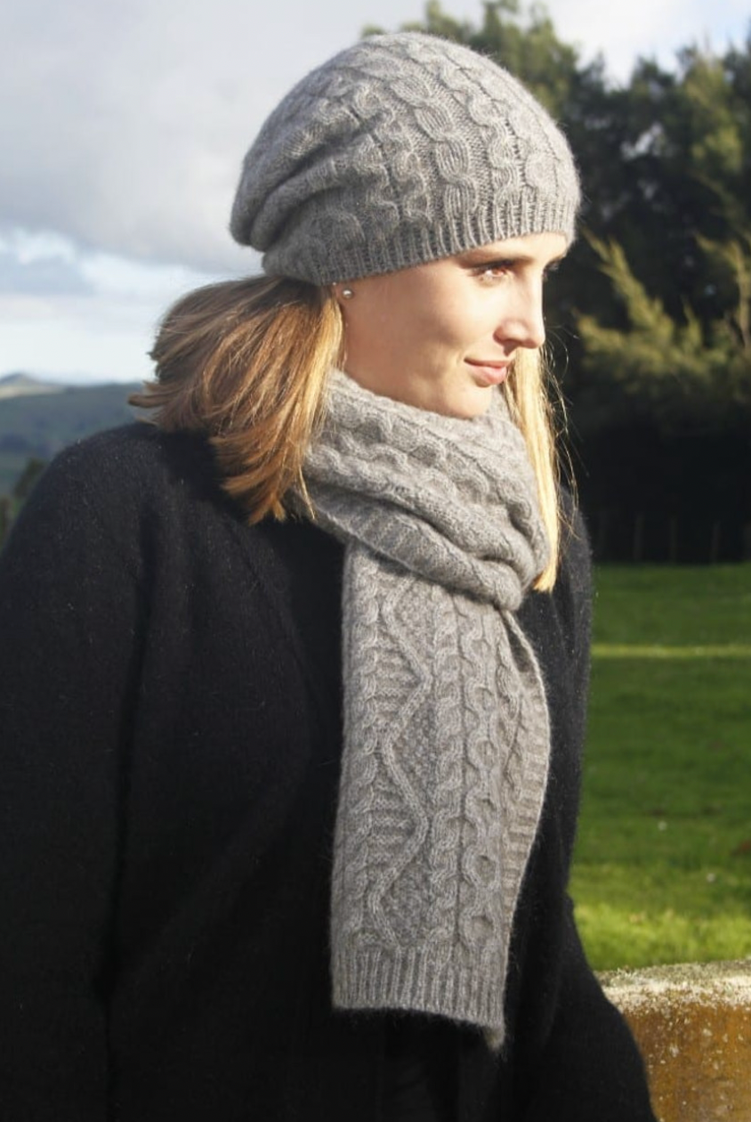 Beanie and scarf in colour Silver