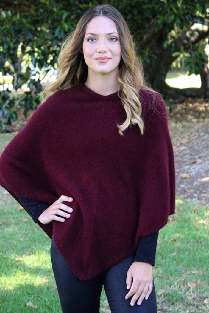 Lothlorian - Plain Poncho (9982) Pinot