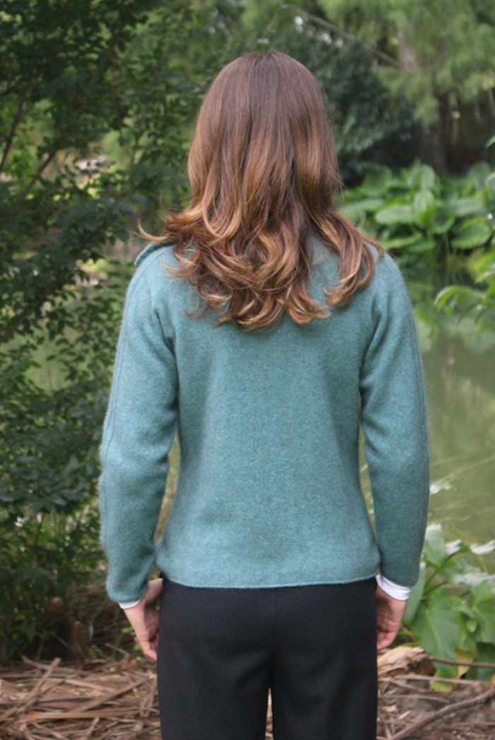 Lothlorian Merino - Possum Offset Cable Jacket (9825)Sage