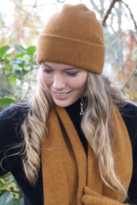 Lothlorian - Plain Beanie (9903)Gold