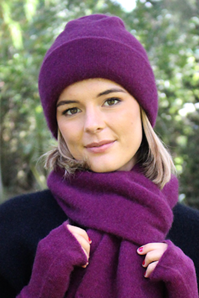 Lothlorian - Plain Beanie (9903)Berry