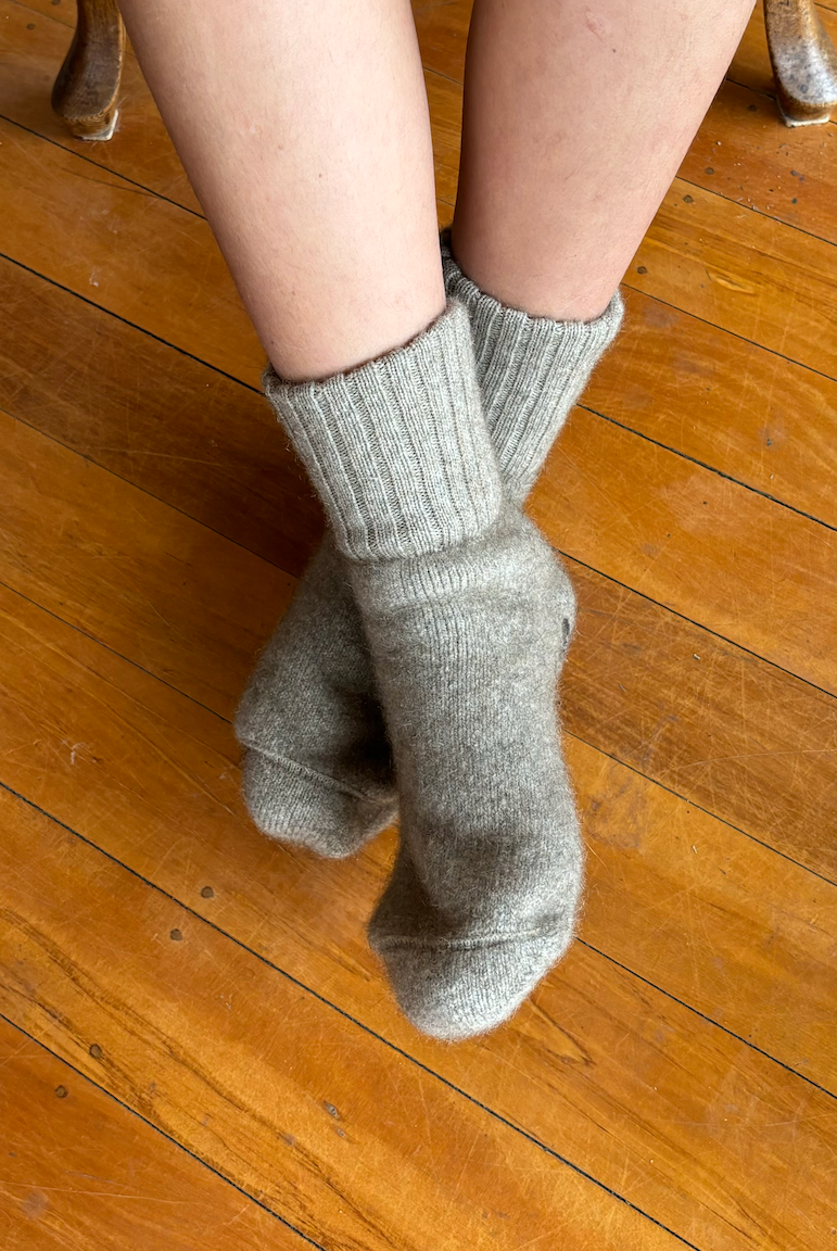 Lothlorian - Merino & Possum House Sock Natural