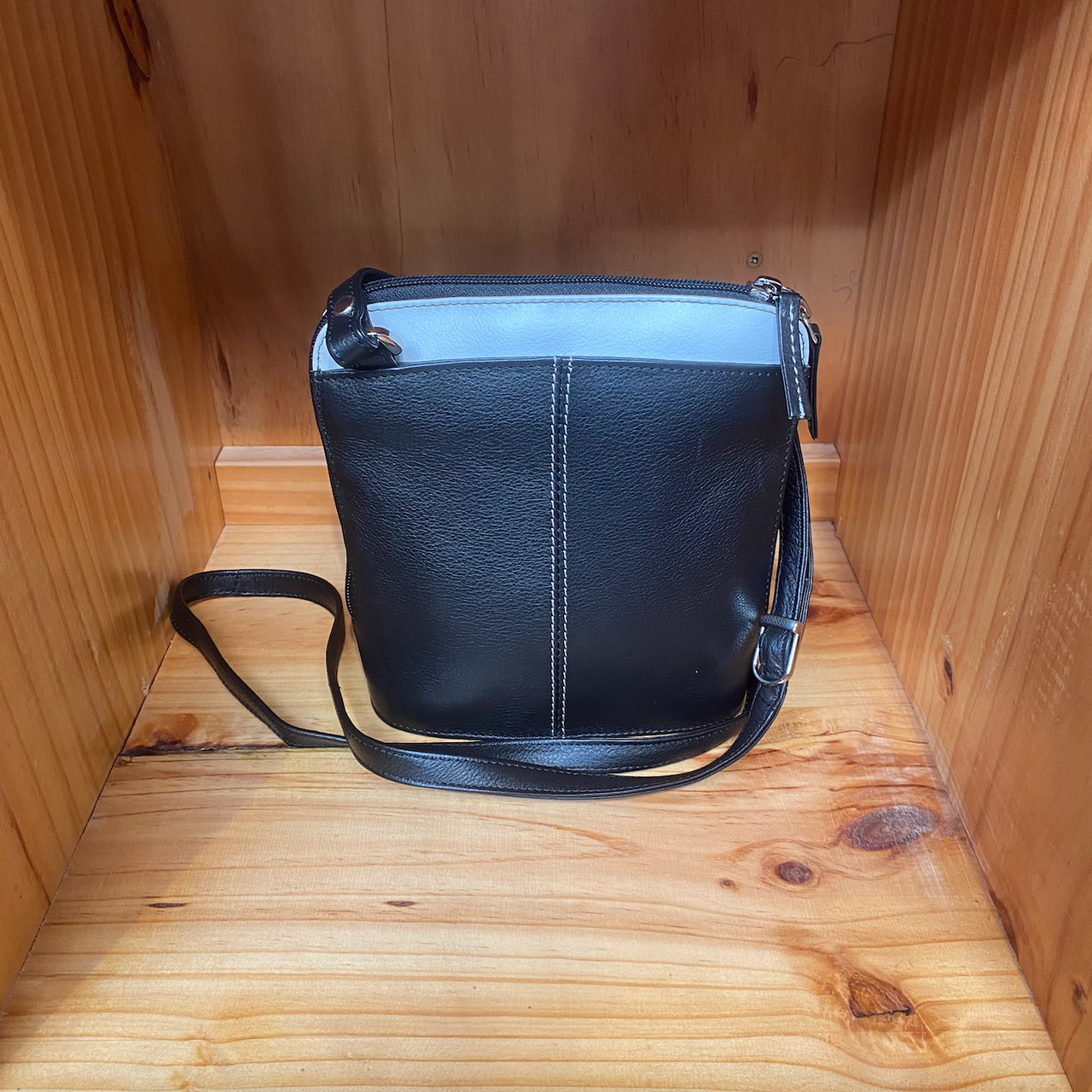 Baron & Burton - Small Ladies Leather Handbag (238212)