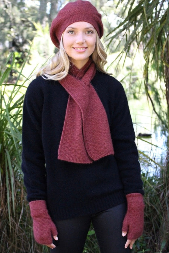 Scarf, beanie, gloves accessory set in colour Dusk