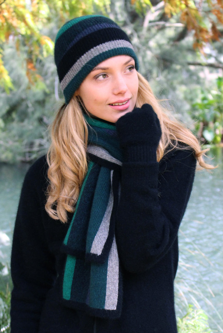 Scarf and beanie set in colour Tasman