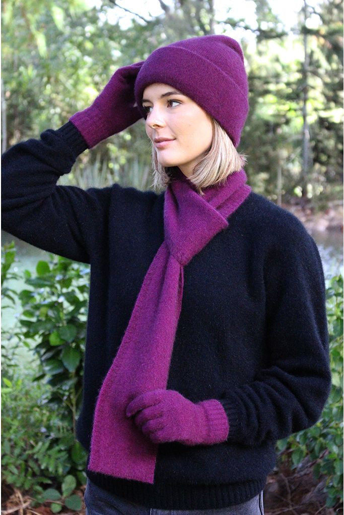 Lothlorian - Merino & Possum Loop Scarf (9908)Berry