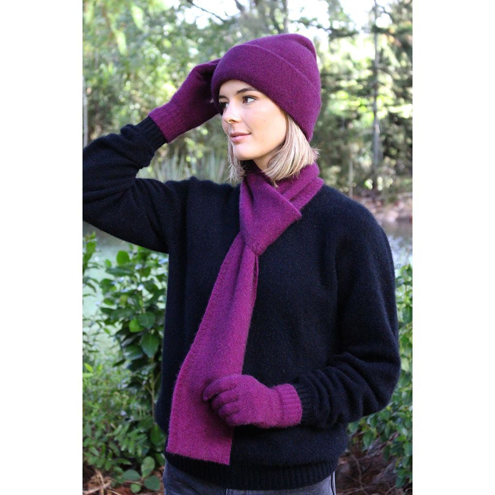 Lothlorian - Merino & Possum Loop Scarf (9908)Berry