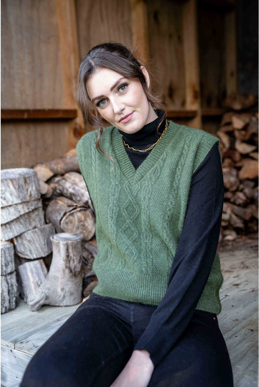 Koru - Merino & Possum Cable Vest (KO563)Moss