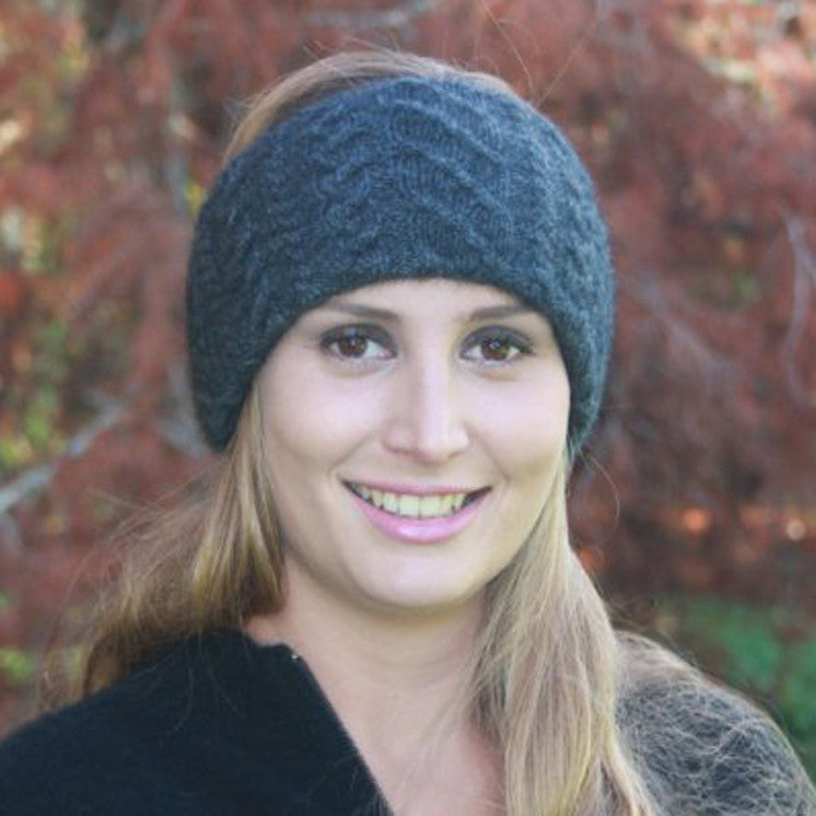 Woman wearing Charcoal colour neckband