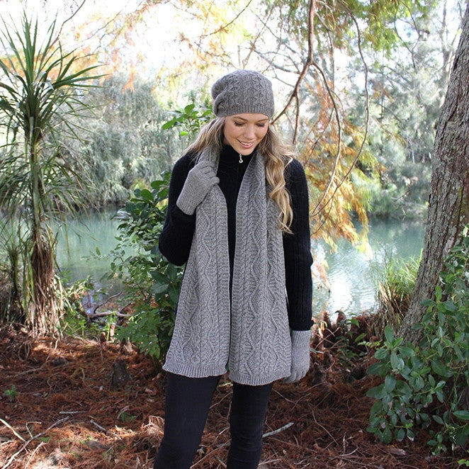 Beanie and long scarf in colour Silver