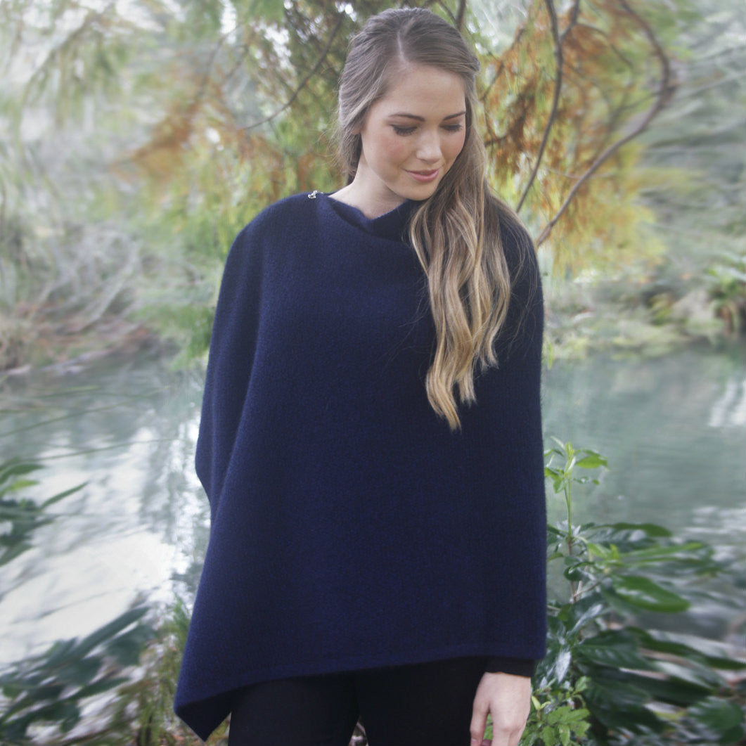 Zippered Wrap in colour Midnight