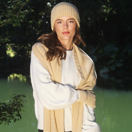 Woman wearing Lothlorian - Alpaca Haven Accessory Set (Beanie & Scarf) (ALP030 + ALP031) in the colour Honey.