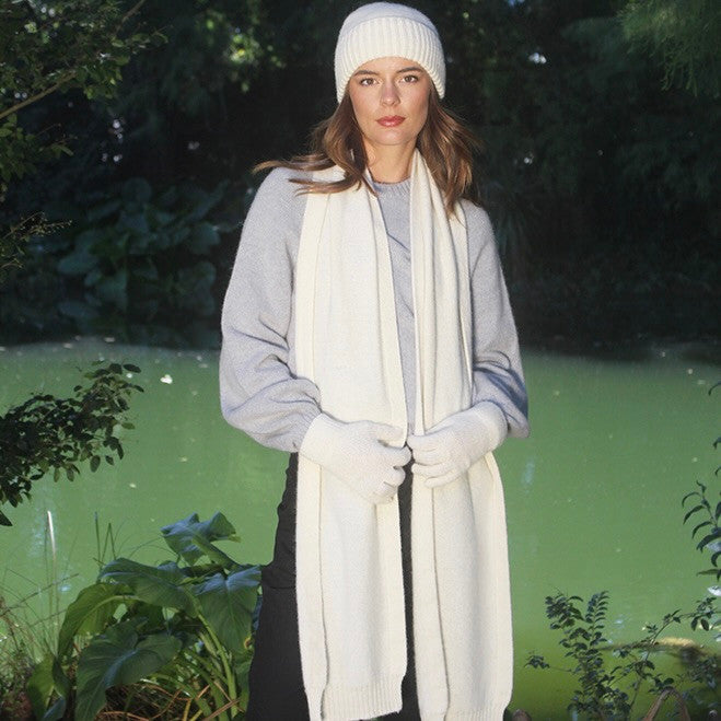 Woman wearing Lothlorian - Alpaca Haven Accessory Set (Beanie & Scarf) (ALP030 + ALP031) in the colour Natural.