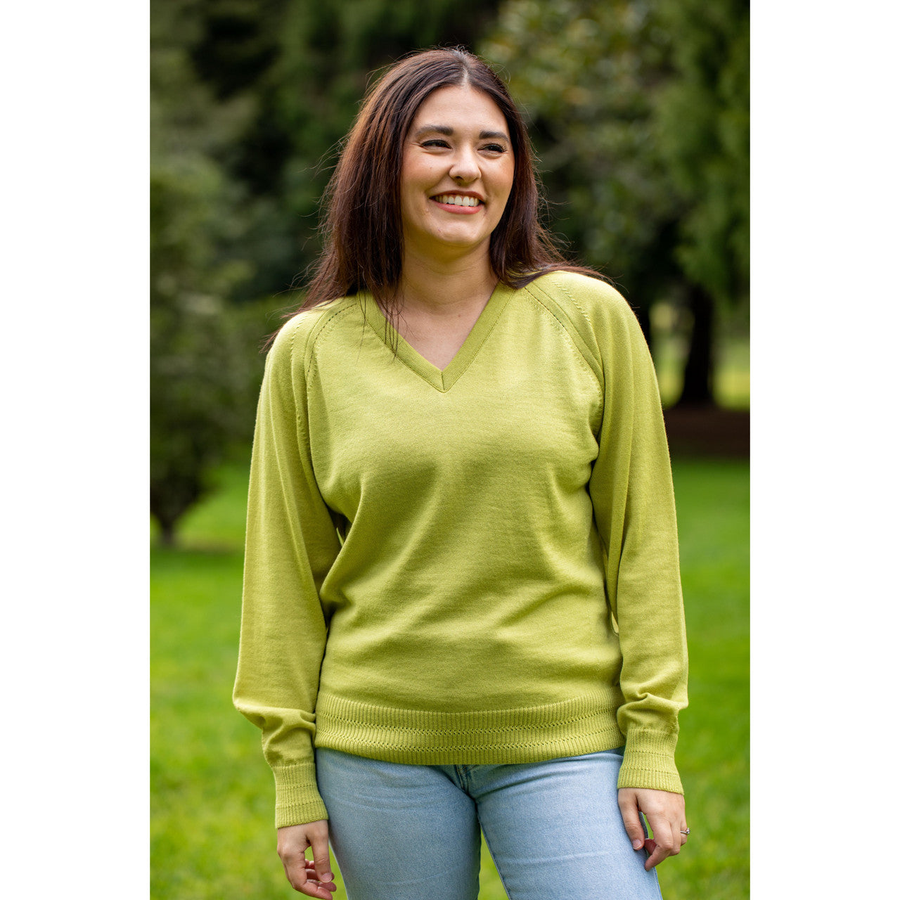 Country Laine - Merino Vee Neck Weekender (CL0010)