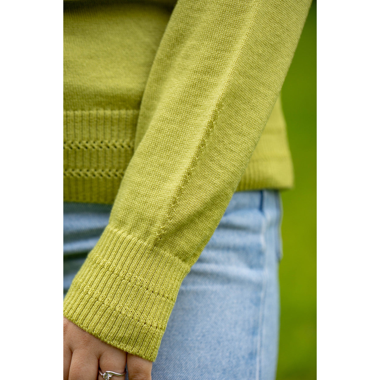 Country Laine - Merino Vee Neck Weekender (CL0010)