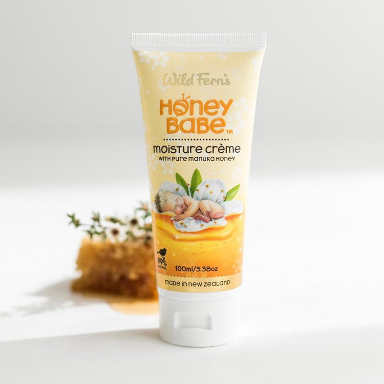 Wild Fern's Honey Babe - Moisture Creme with Pure Manuka Honey (100g) (HOBMC) 99% natural ingredients
Enriched with Aloe Vera,Rosewater,Chamomile and Sweet Almond Oil.