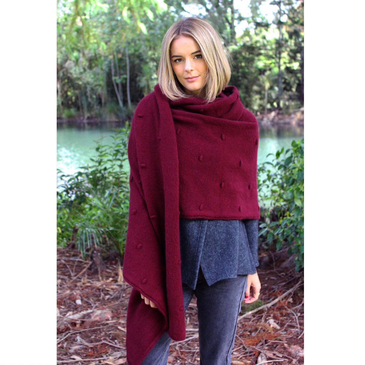 Lothlorian - Merino & Possum Bobble Wrap (9724)Pinot