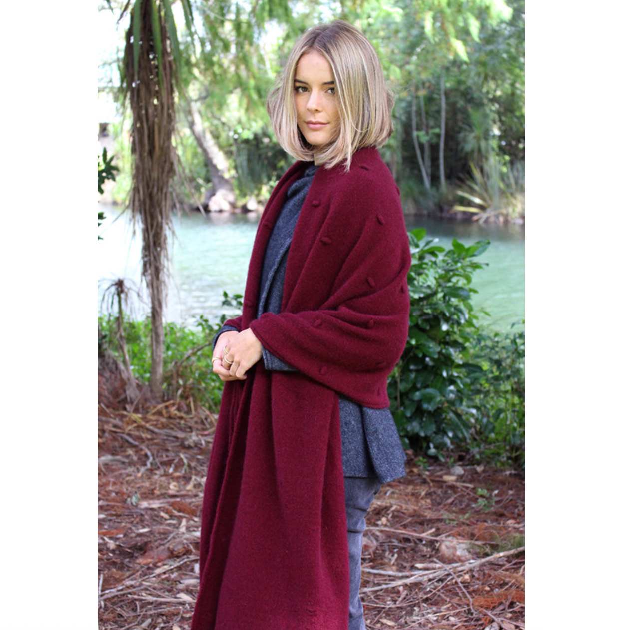Lothlorian - Merino & Possum Bobble Wrap (9724)Pinot