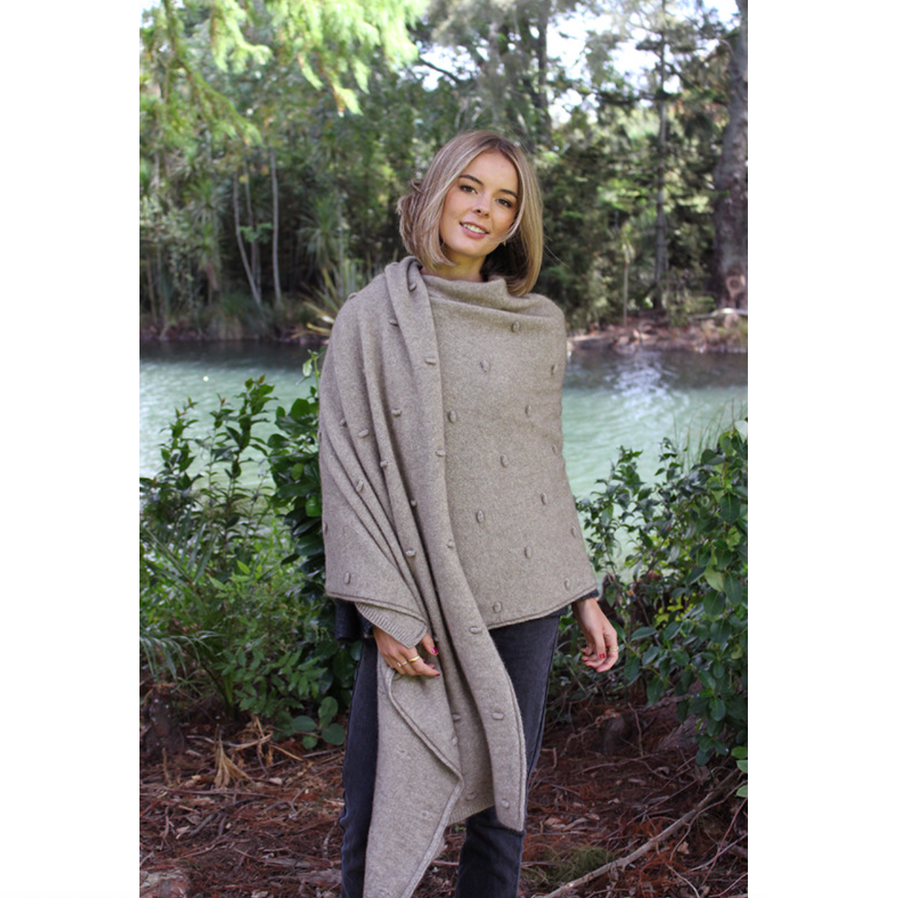 Lothlorian - Merino & Possum Bobble Wrap (9724)Natural