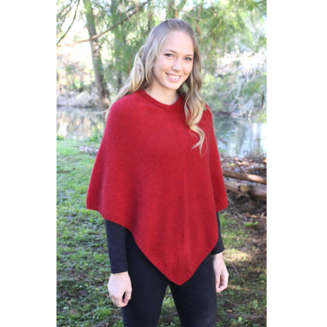 Lothlorian - Plain Poncho (9982)Red