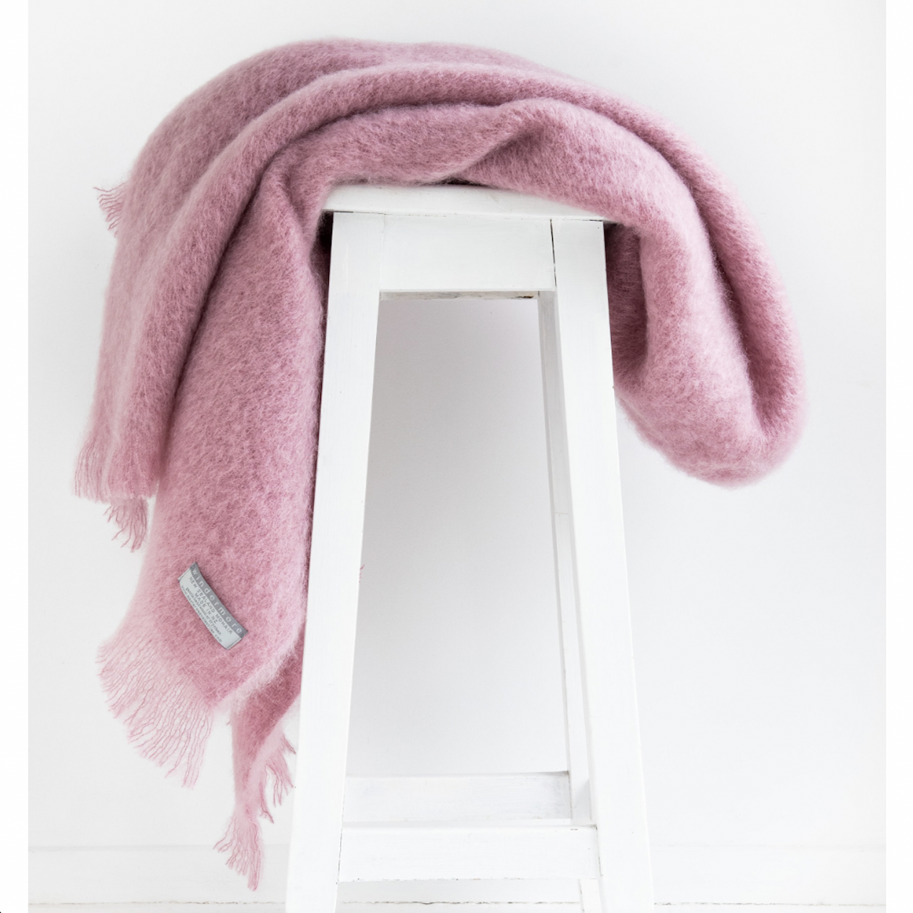 Peony colour mohair rug