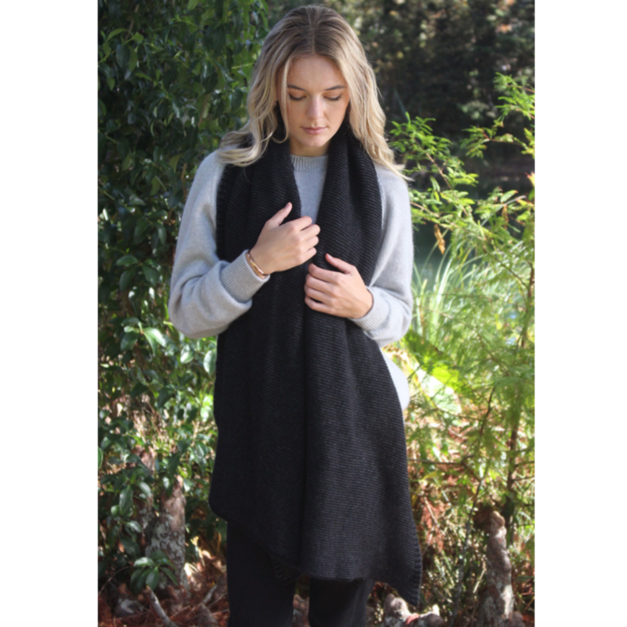 Lothlorian - Bias Scarf (9876) Black/Charcoal