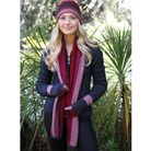 Woman wearing tempo scarf in colour Pink