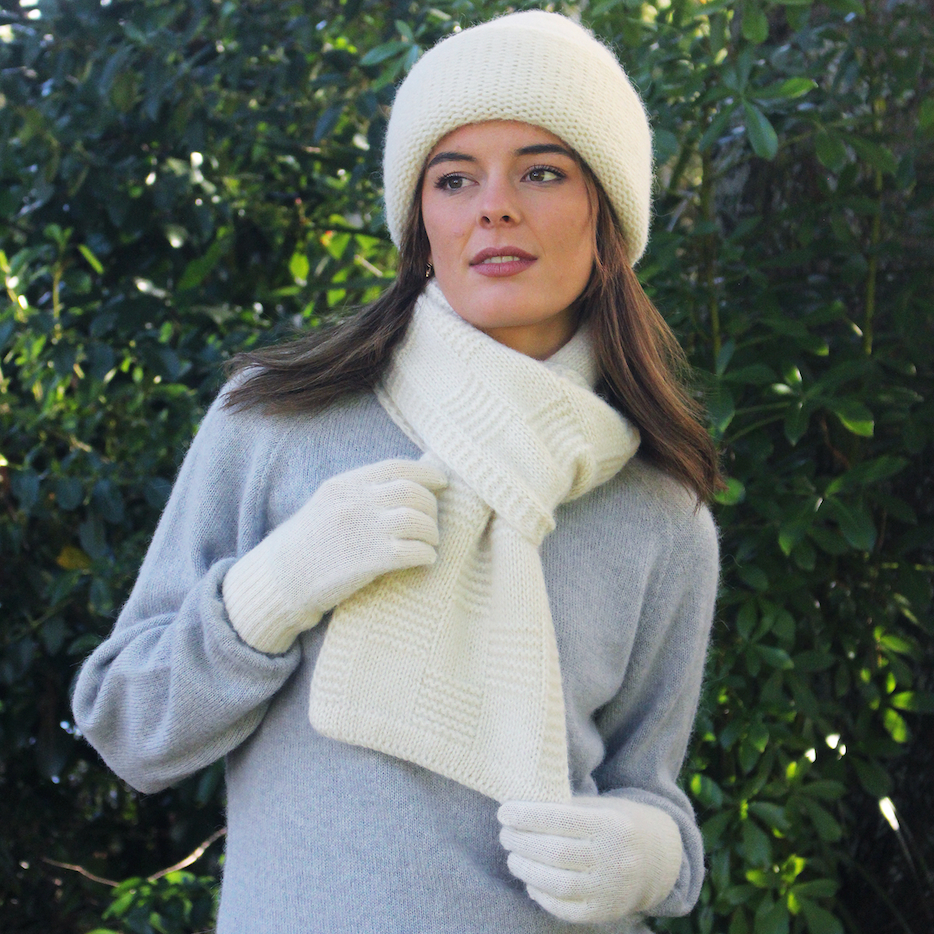Alpaca accessories set in colour Natural