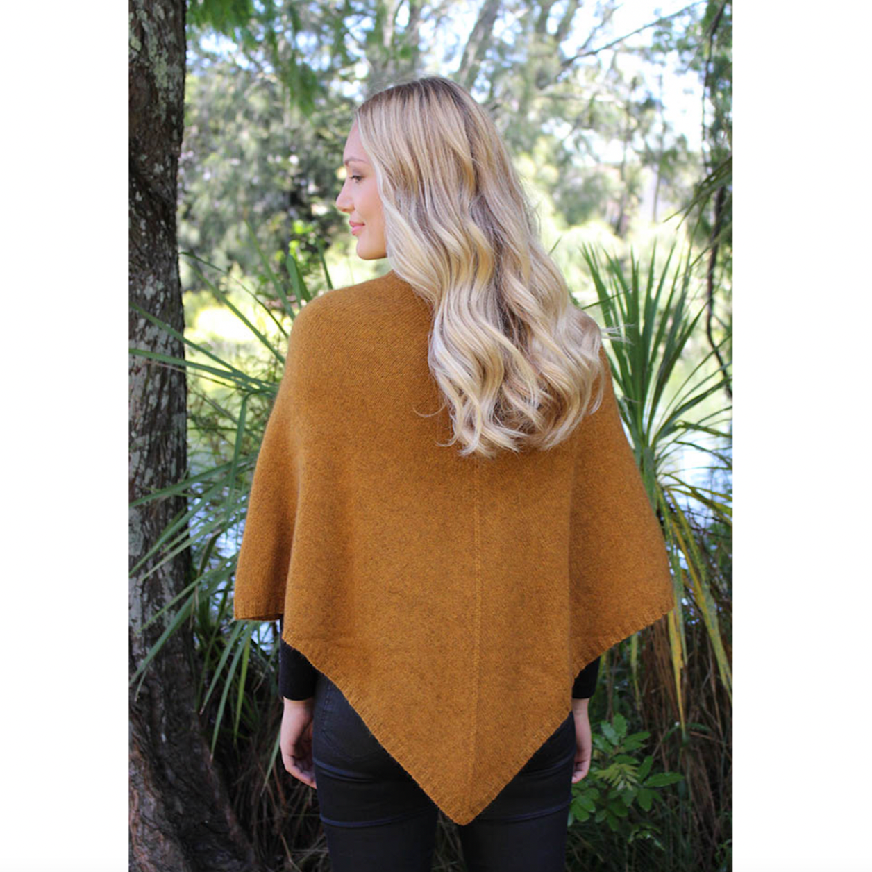 Lothlorian - Plain Poncho (9982) Gold