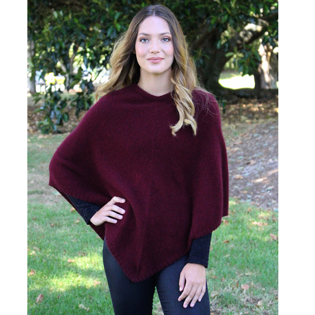 Lothlorian - Plain Poncho (9982) Pinot