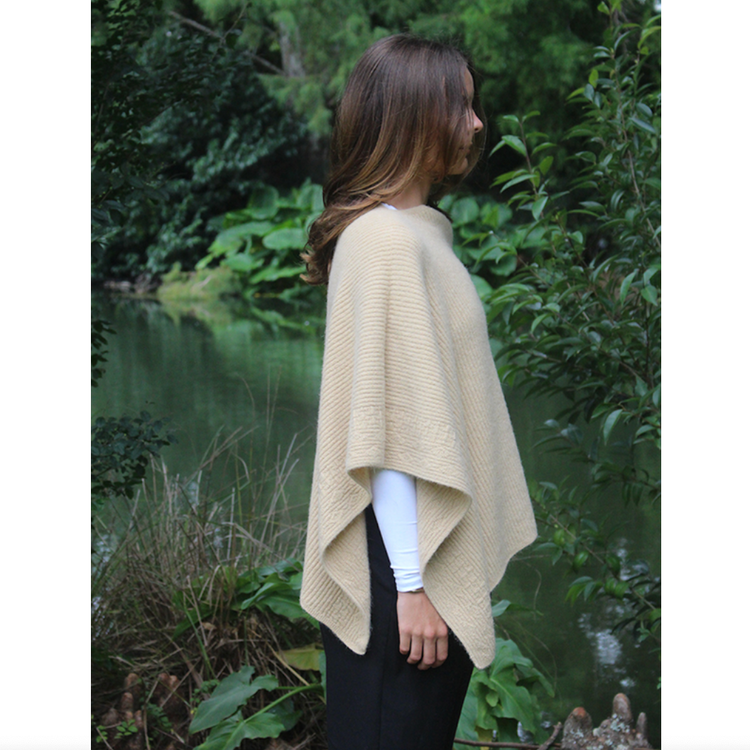 Lothlorian - Alpaca Rib Poncho (ALP051)Honey