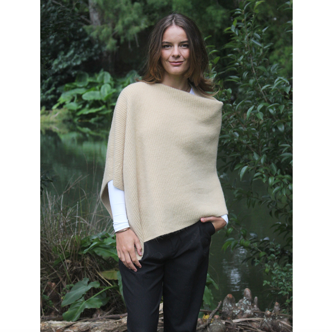 Lothlorian - Alpaca Rib Poncho (ALP051)Honey