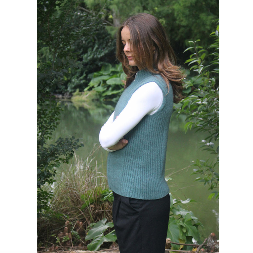 Lothlorian - Zip Vest with Rib Detail (9978)Sage