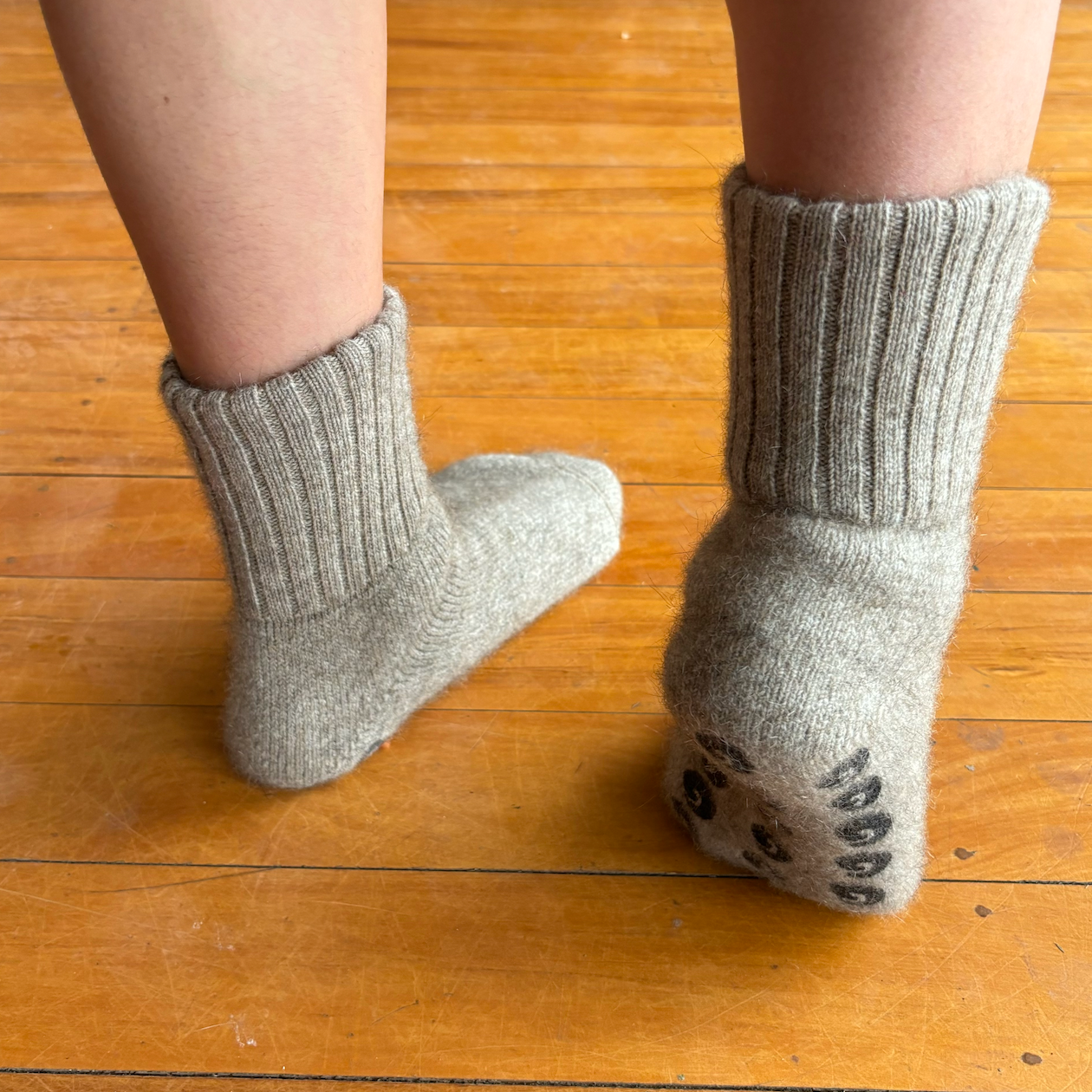 Lothlorian - Merino & Possum House Sock Natural