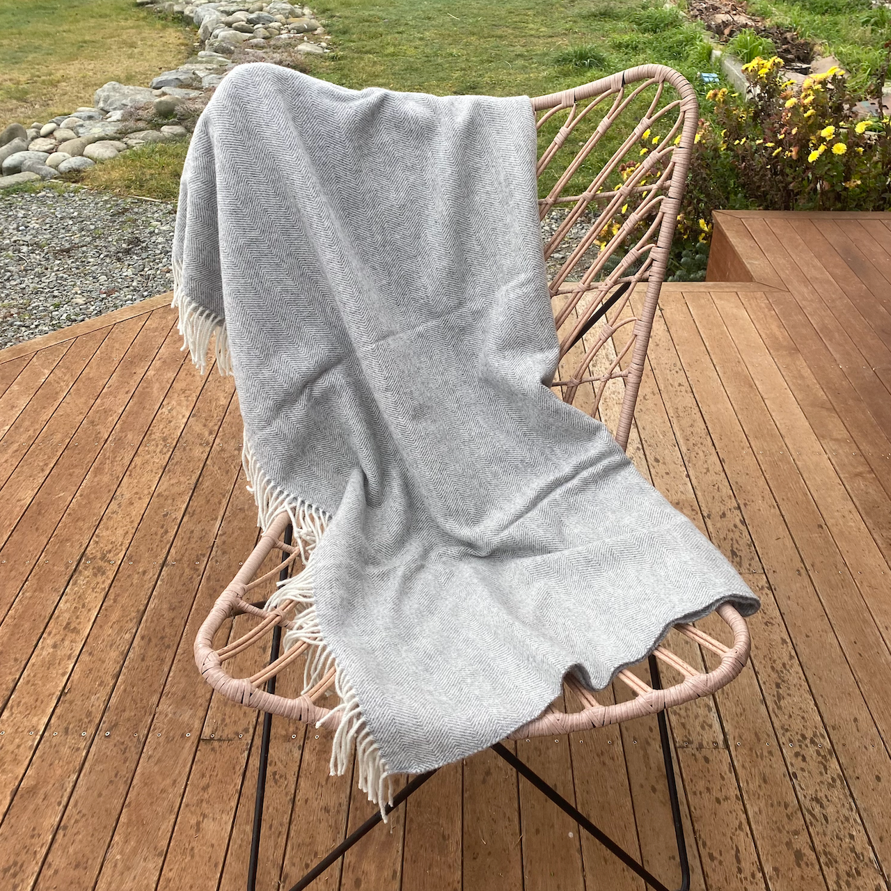 Weave - Hahei Lambswool Throw (Weave /Hahei)Fog