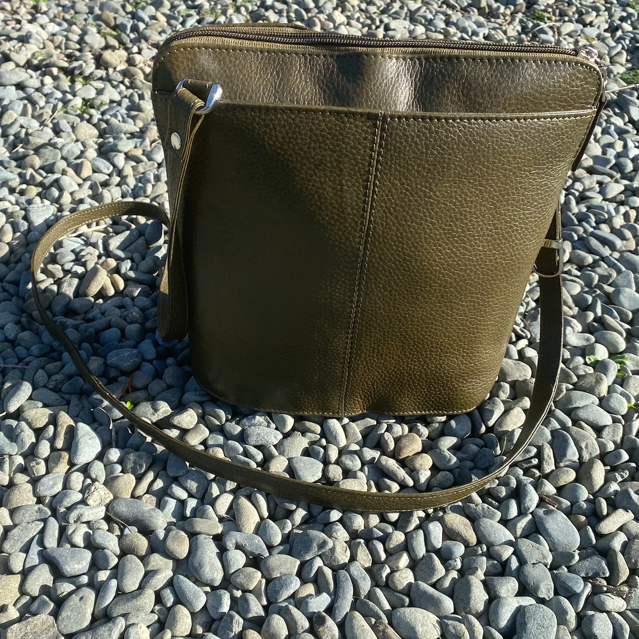Baron & Burton- Large Genuine Leather Handbag (23832)