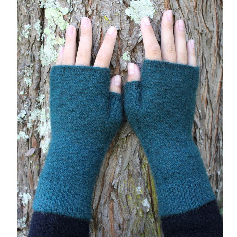 Fingerless gloves in colour Tasman