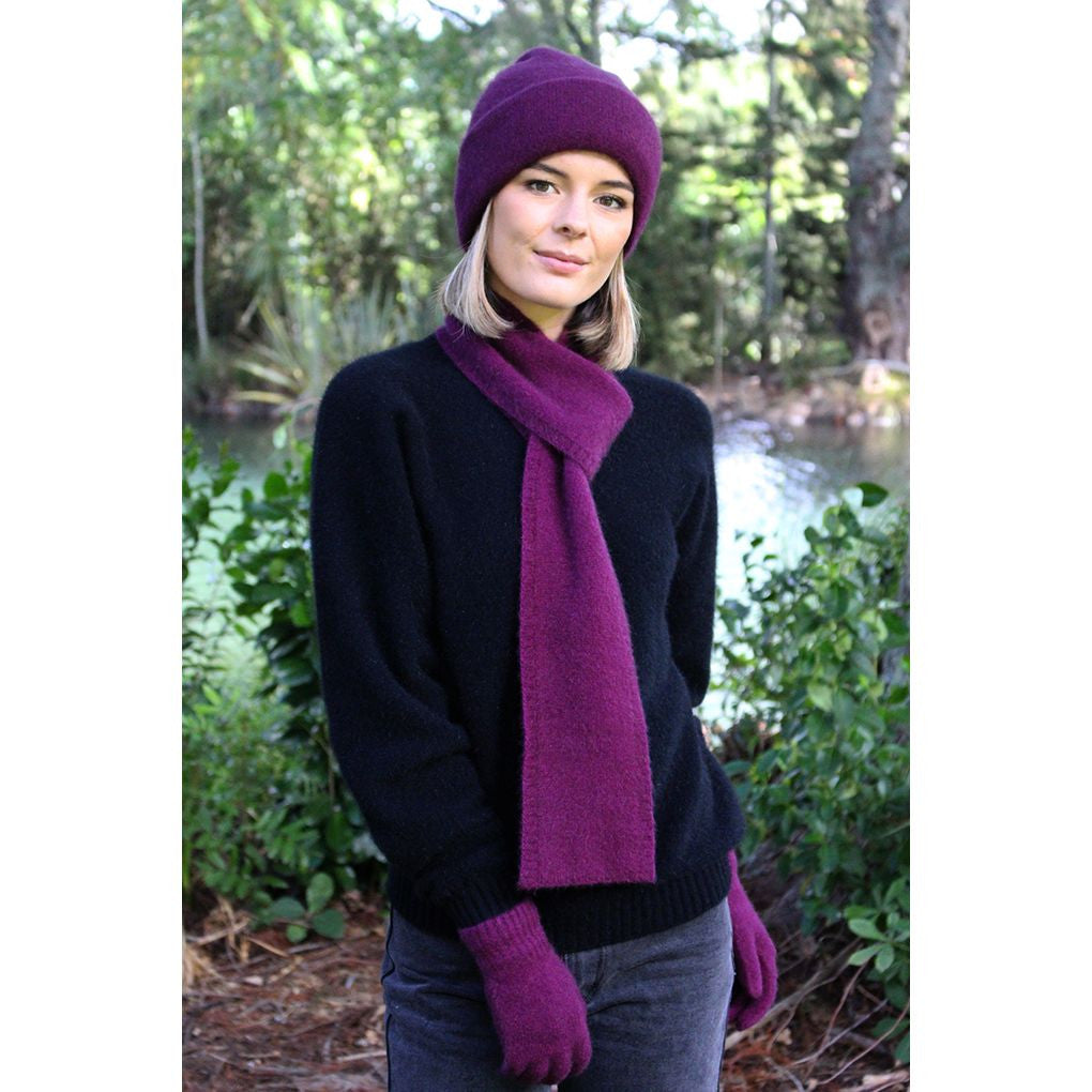 Lothlorian - Merino & Possum Loop Scarf (9908)Berry