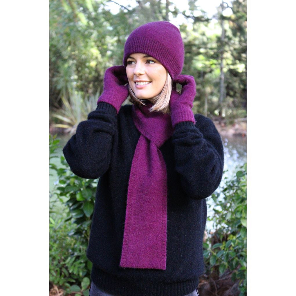 Lothlorian - Merino & Possum Loop Scarf (9908)Berry