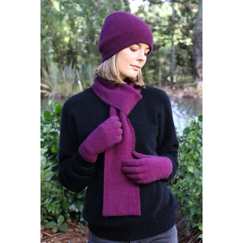 Lothlorian - Merino & Possum Loop Scarf (9908)Berry